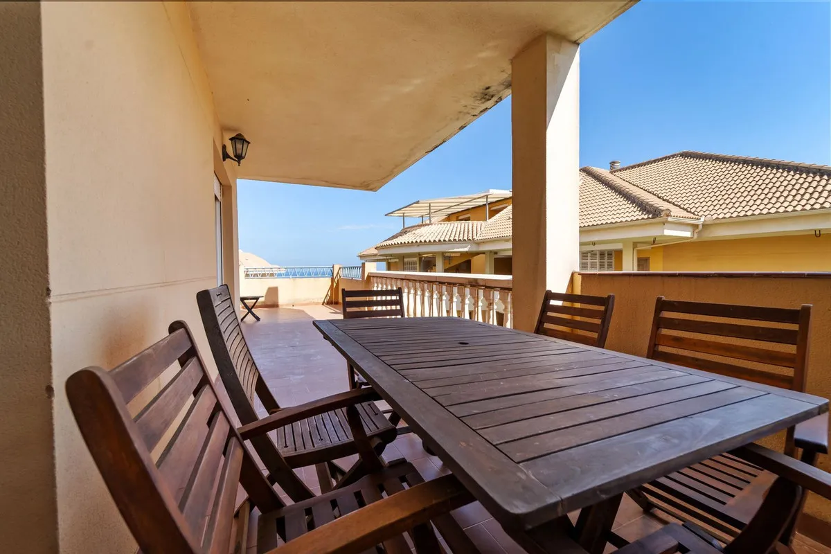 0166042d-ea38-4971-adf7-623e6244b5f2