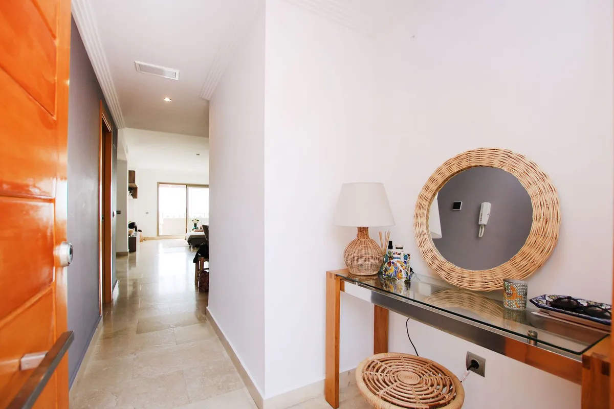 2c2a1f99-af19-44b8-b2b8-7e8b3246849c