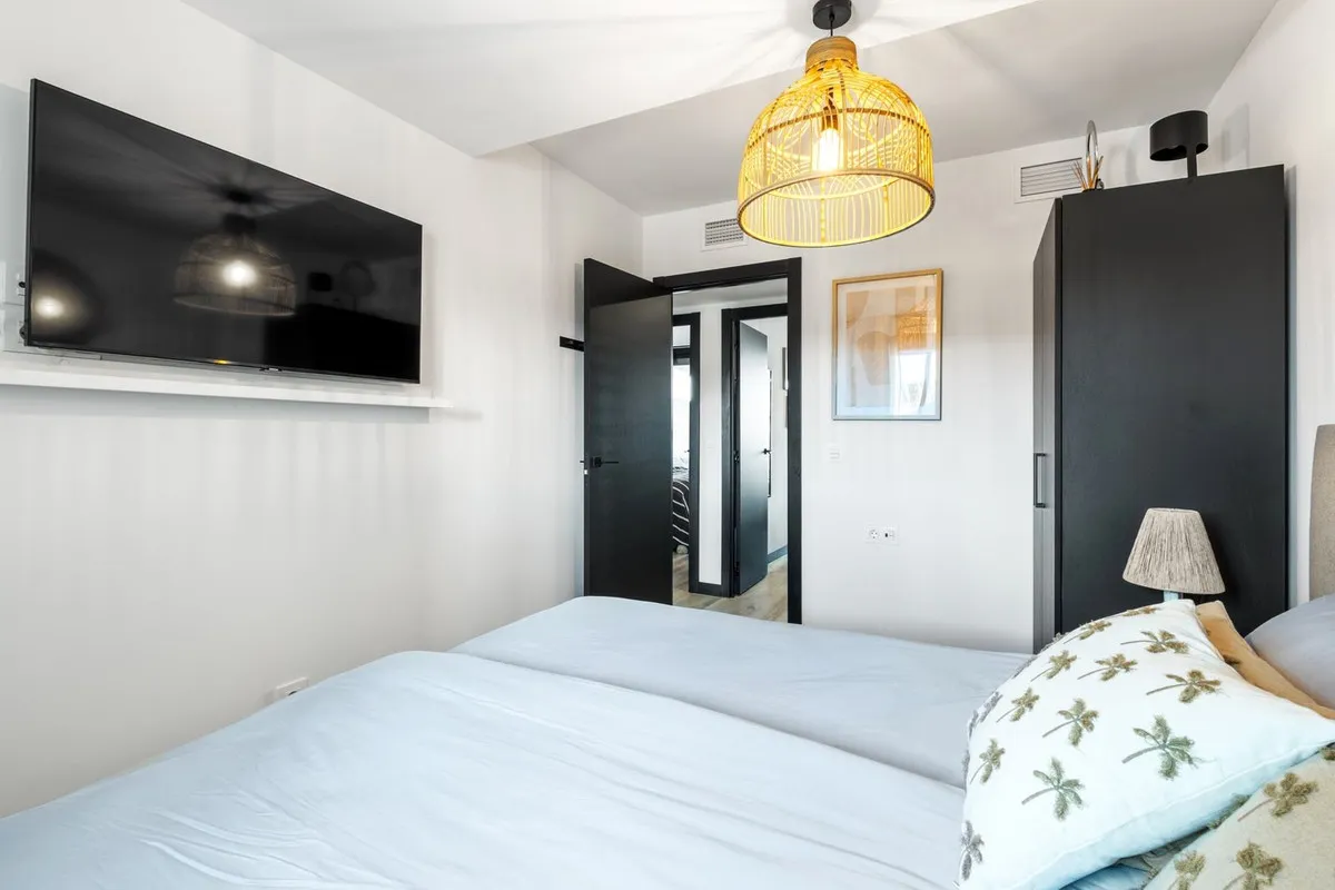 4eb6db5c-9922-4475-9fa7-47116f2c12cd