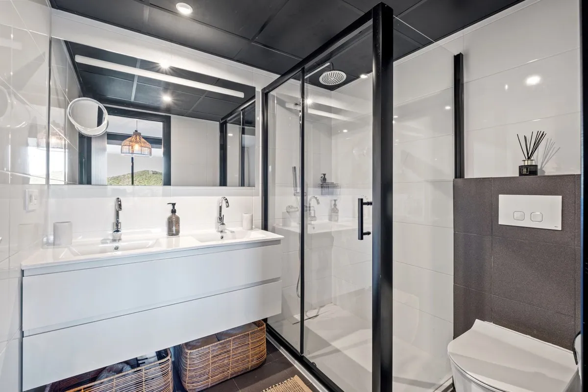 c7ed3e47-d5b9-491b-9e17-cd817aff21e9