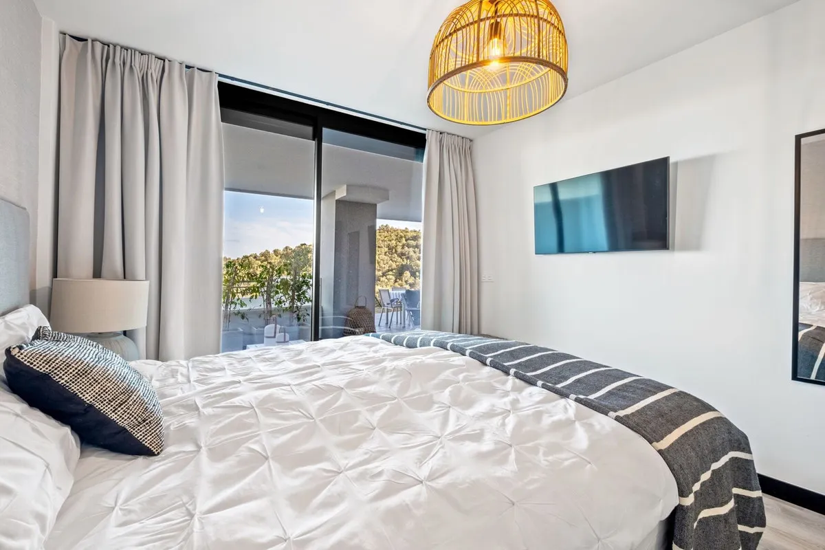 f949199e-9c77-439a-b3a5-e2d5eddaeb65