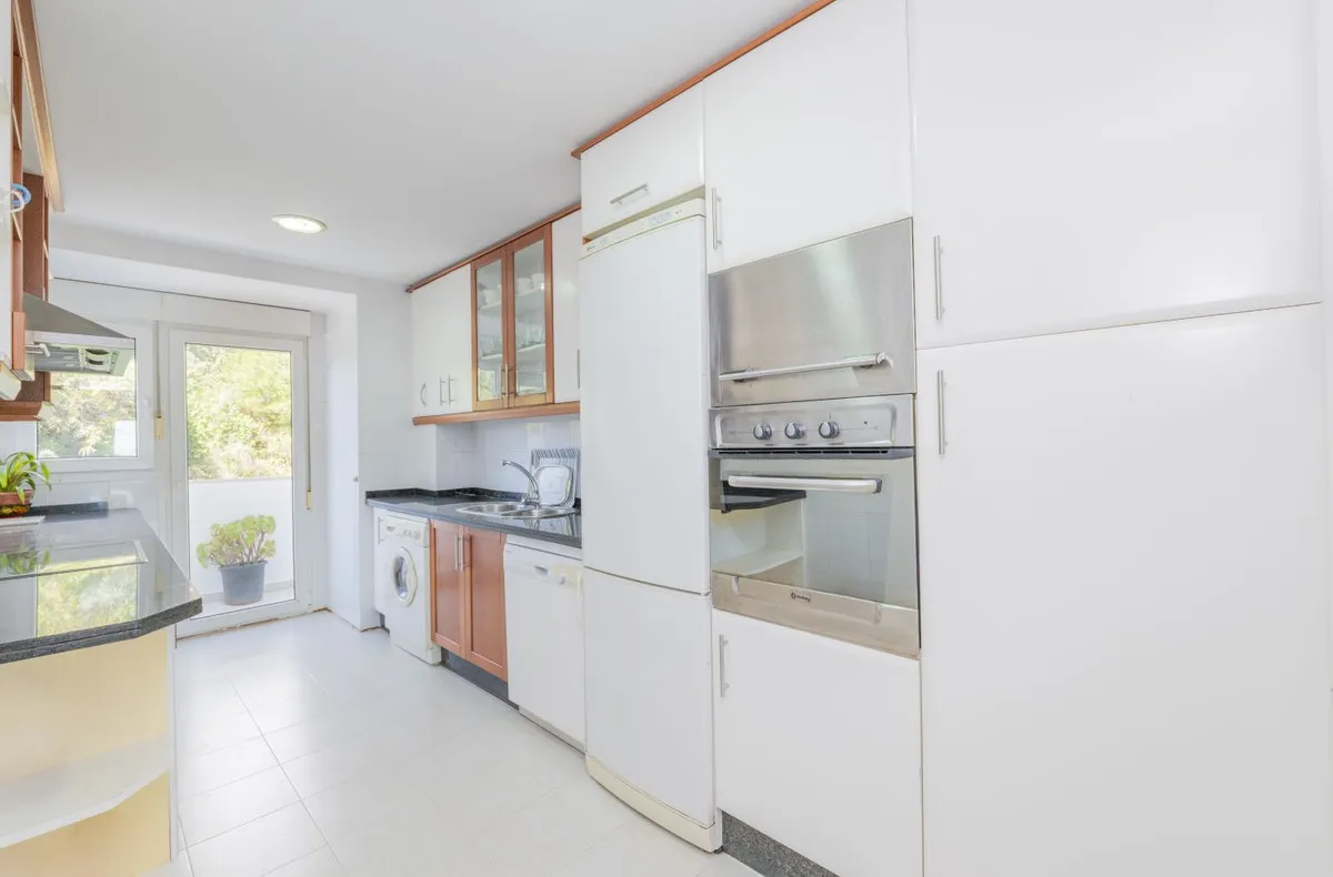 b6e4e45a-7f98-4b17-bafc-adf0fd9acb5c