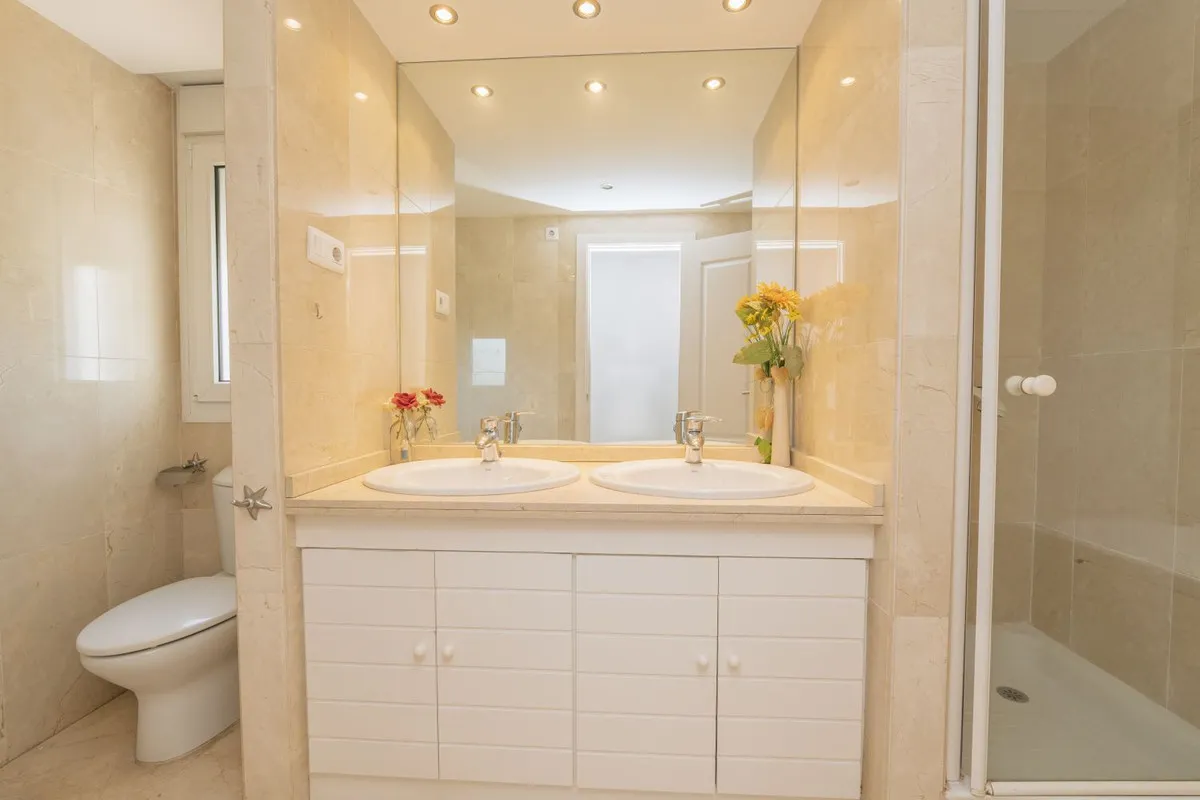 f0d279ad-22bb-4283-acea-40daebbec069