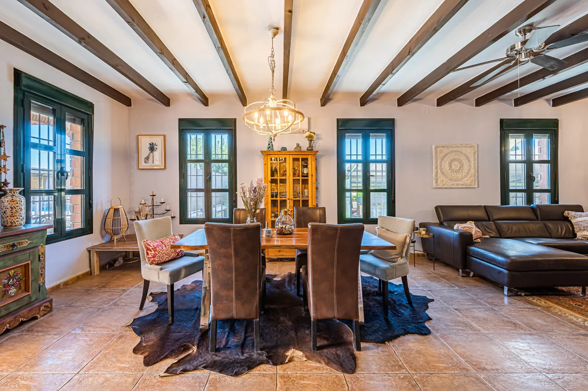 08615b1b-c6fe-42bc-9964-663bdbeb1bee