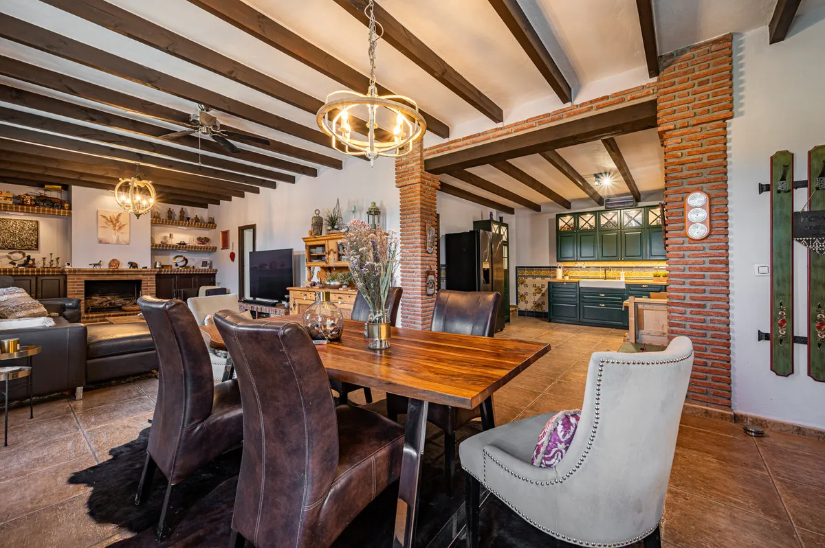 24f3c62b-2643-40e1-8248-cc198aed4de1