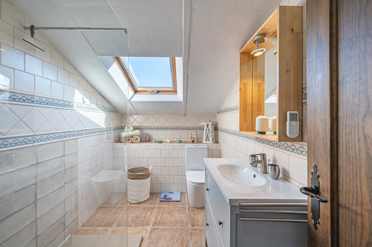 6b5bf2b0-e26f-4e29-bf10-4cd9a277bcfc