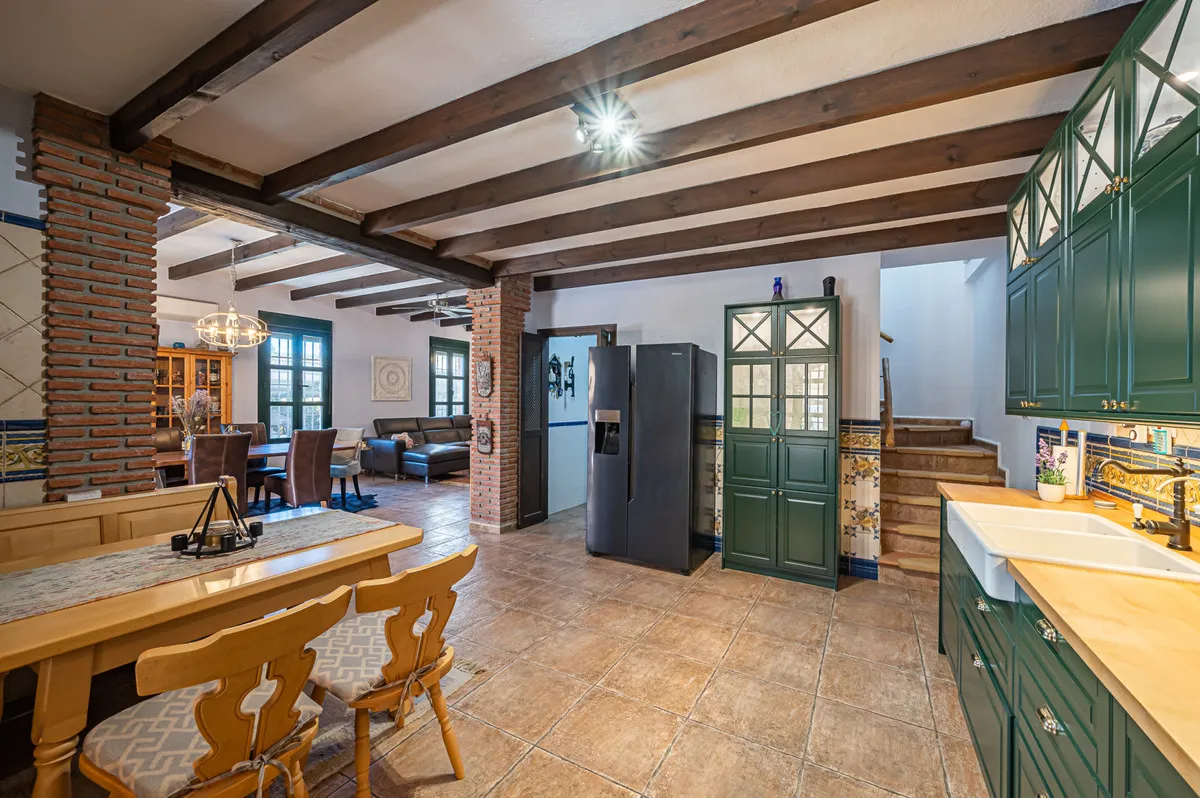 dae864bd-da86-4d08-8dca-55727196a927