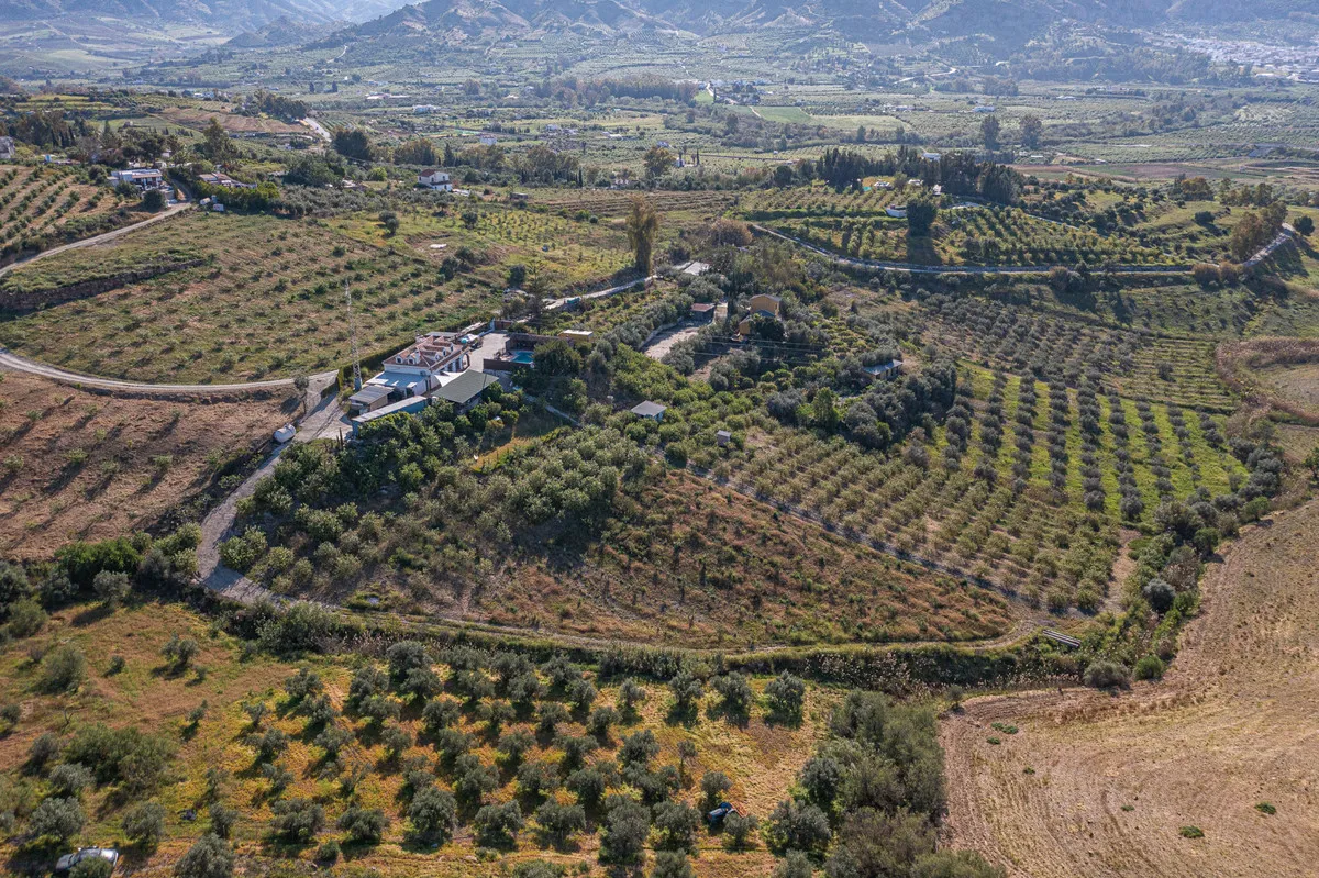 eeb0e8b1-7458-4776-b270-4b58f83050e9