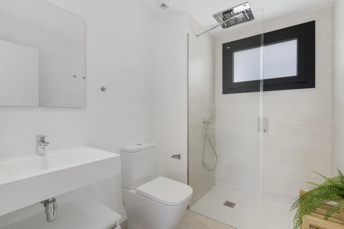 2e3a790c-e81d-4cbe-9463-7cb028f8f00f