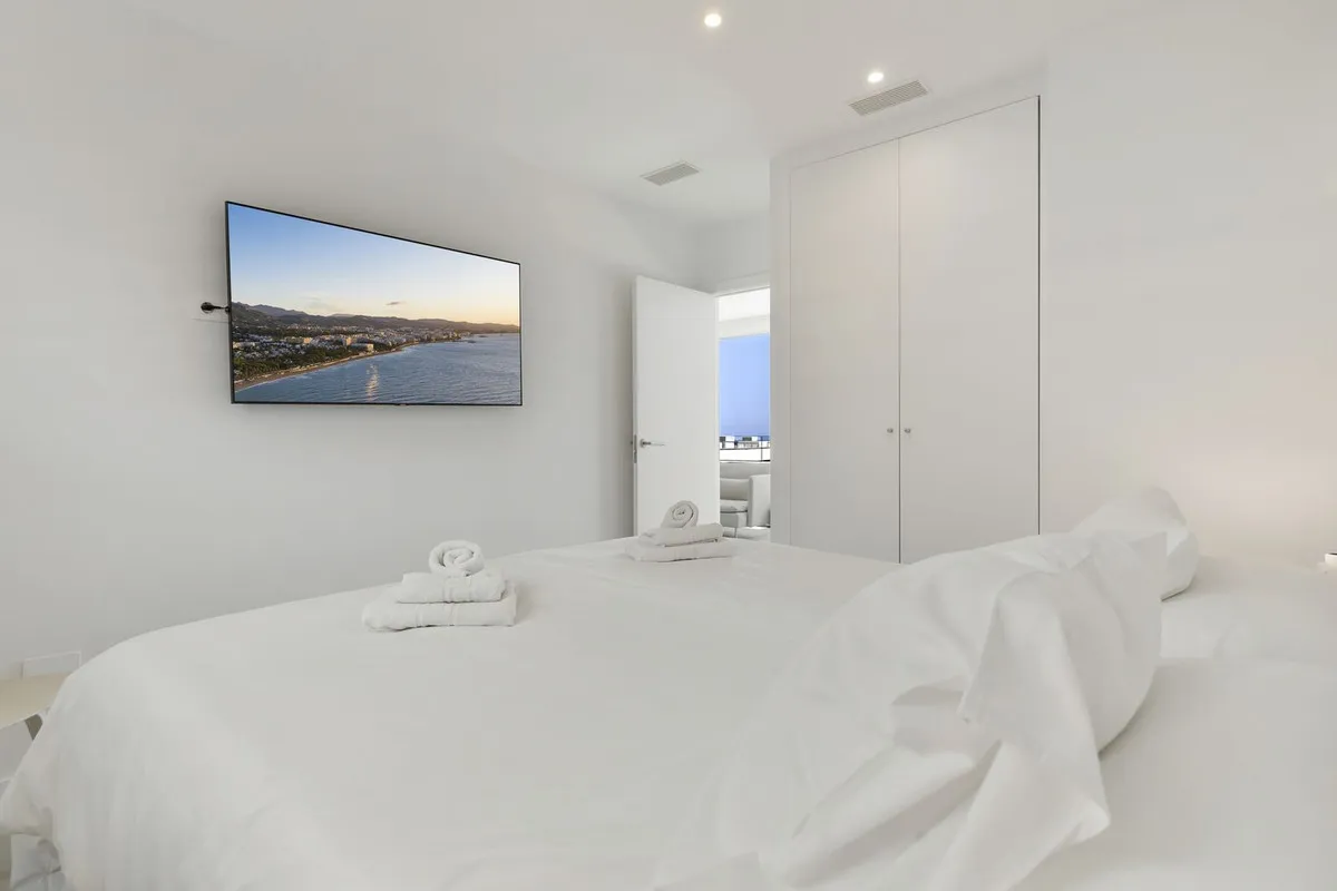 41ec6793-cf25-4e3a-8b1c-7de803e3edb1