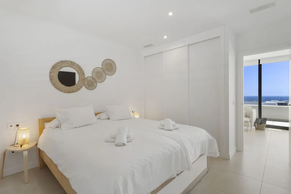 a47967f9-9c2a-489c-b606-150f8e8186f3