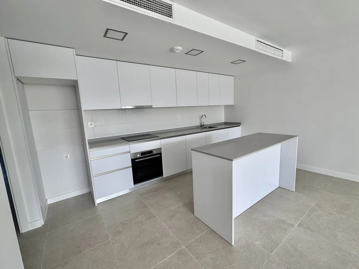 9784b5bf-5b90-4422-8ac1-3bef9e98d1a9