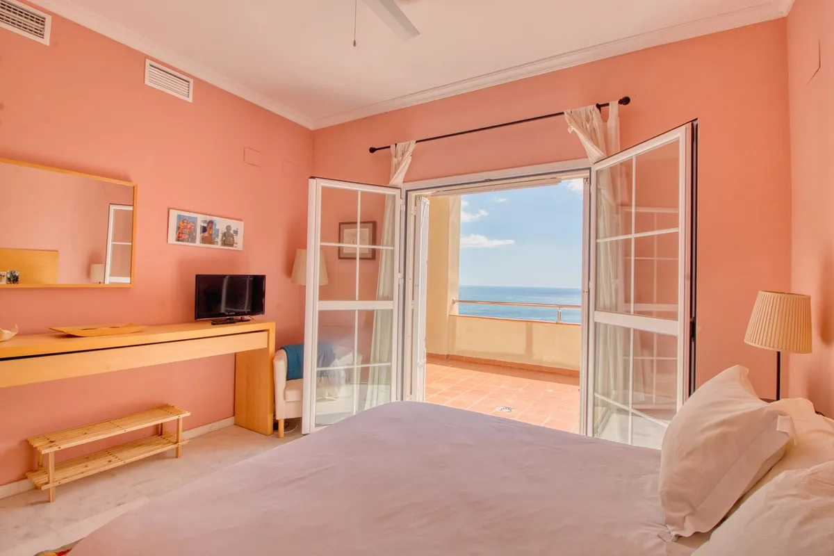 2252c034-f790-48cd-bdef-8946dc17d65c