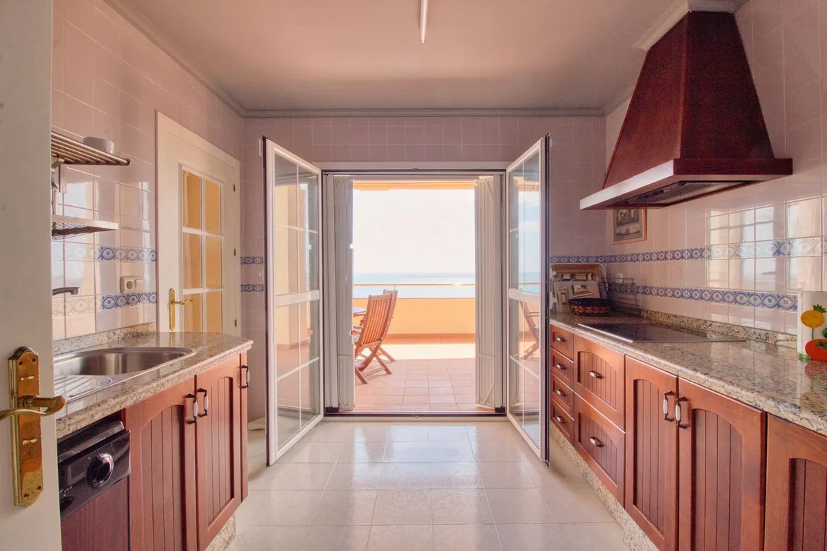 667d0149-4c1e-42c9-86b7-dd46d3d3725a