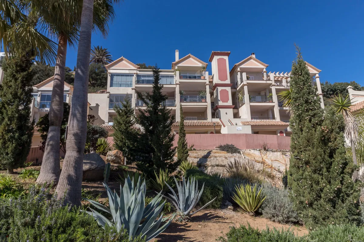 aab23d18-b529-437f-b551-8cd6eee91b80