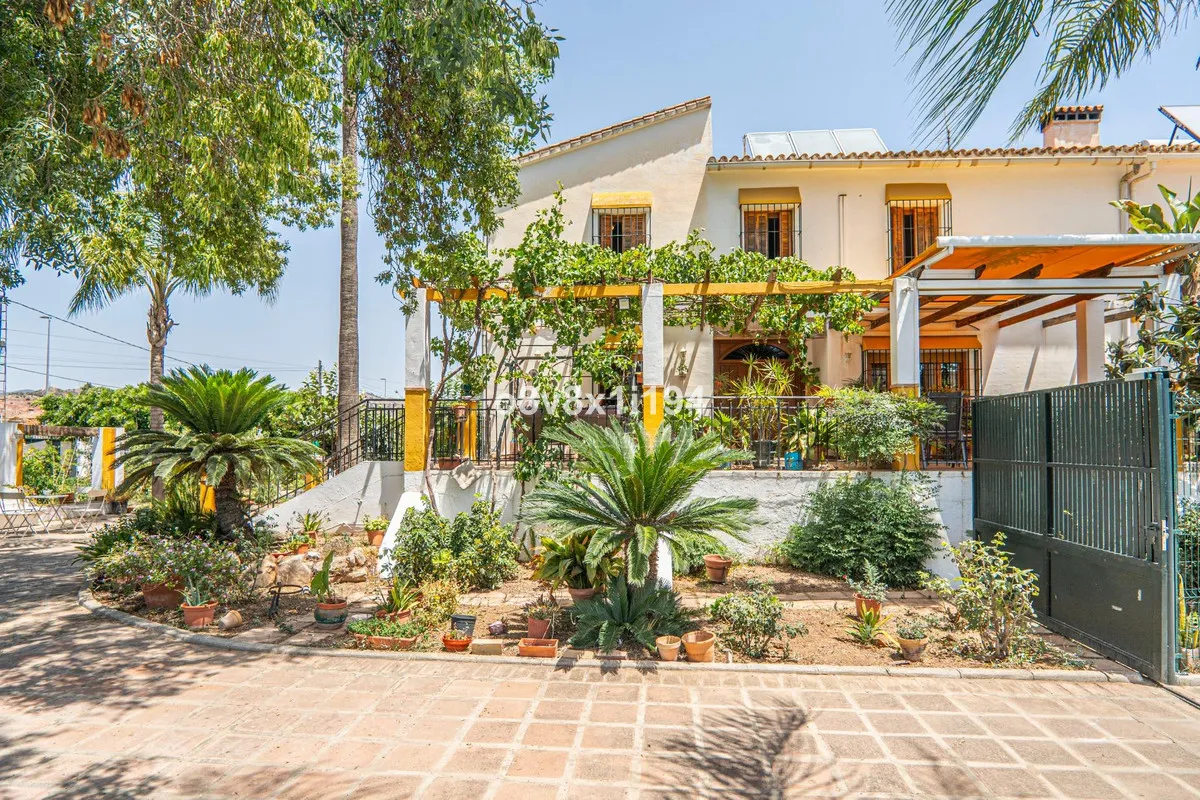 c02762a6-28f7-4ad4-b941-f120d311244e