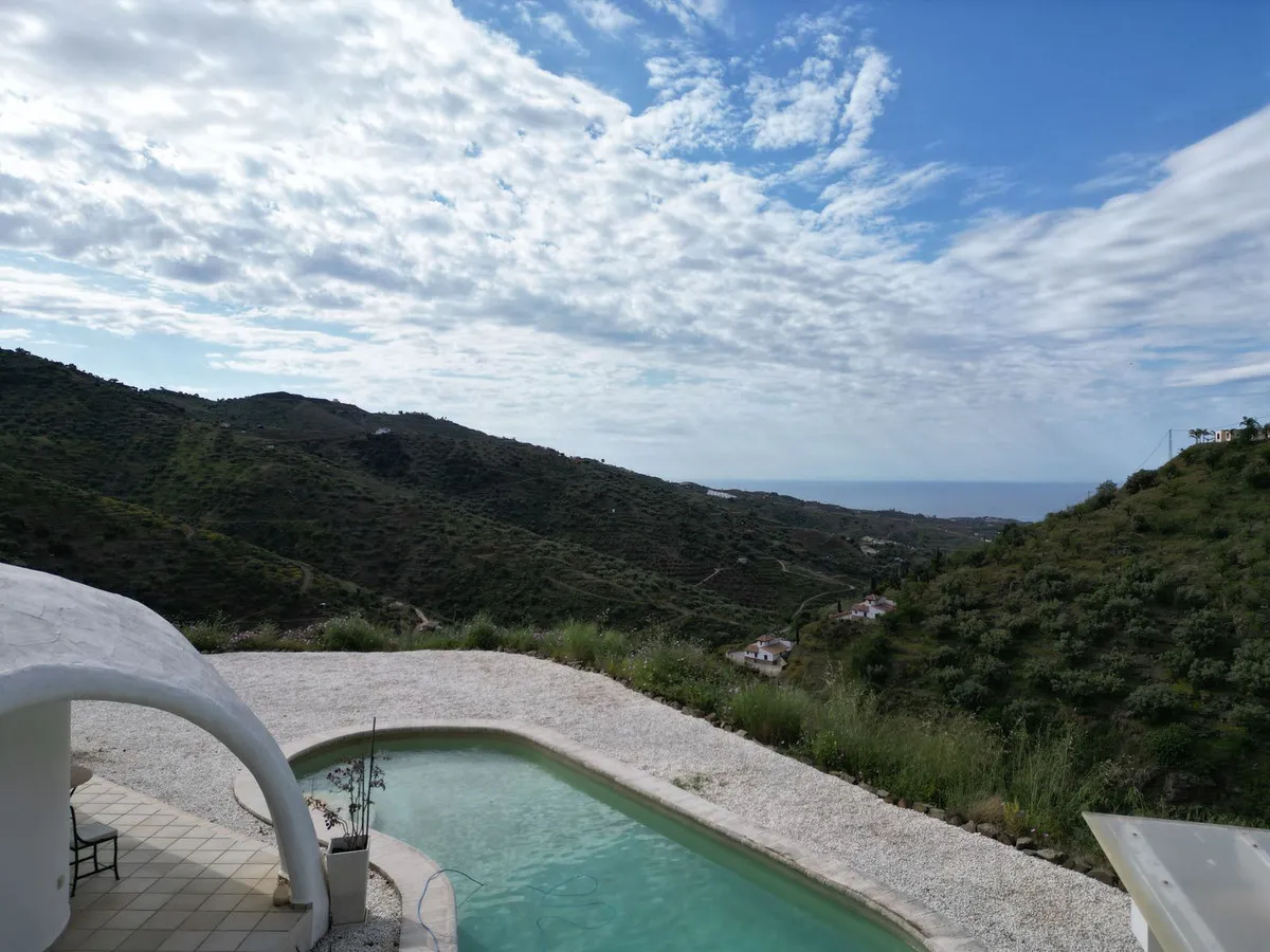 63f0e71f-5c15-43c2-aa83-a1570858abcb