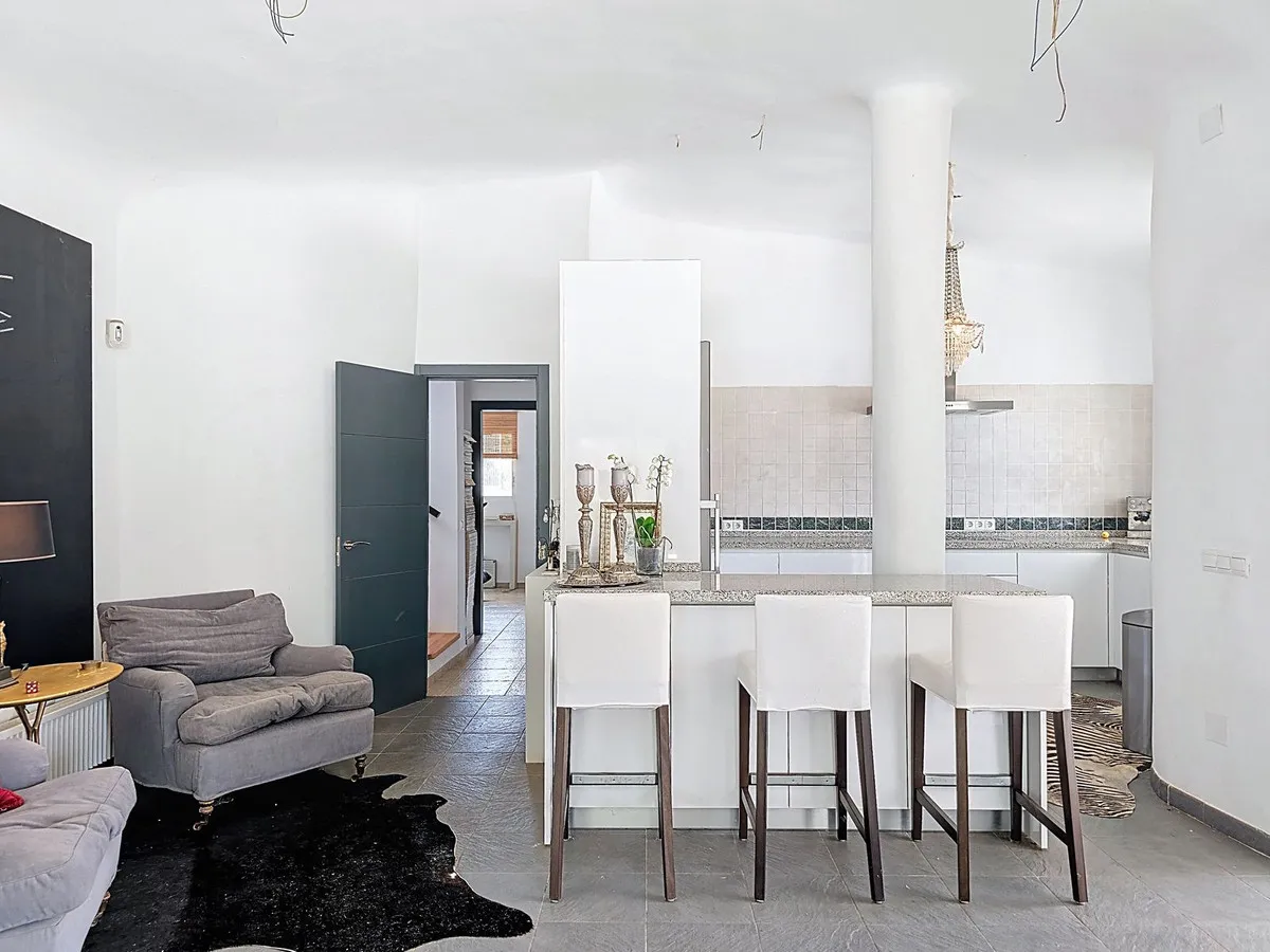 d8bf67c8-358b-43e4-8383-a770eb4529ec