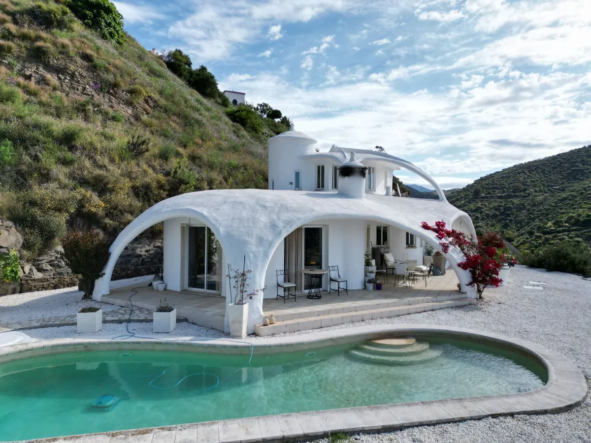 fdd8d4e2-7944-469d-abfb-c0e920d896e9