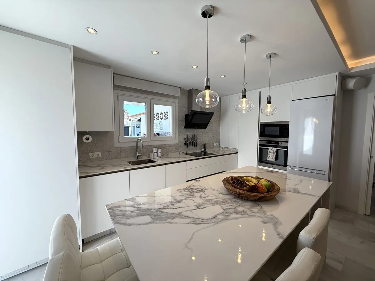 390cb350-4bbd-4312-8dbc-338e61e0f535