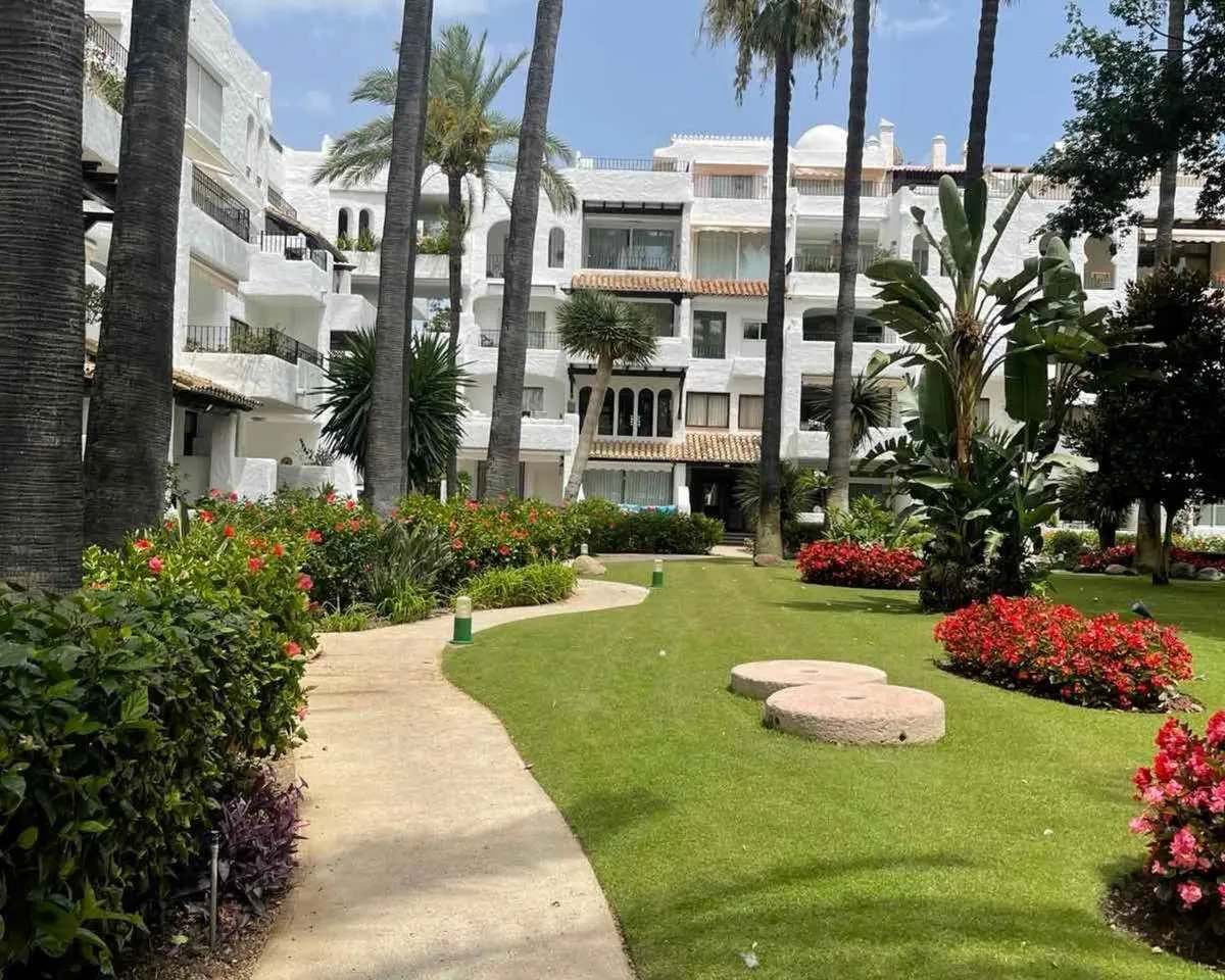 feeecbf8-10df-455a-9473-beaa2f9d8763