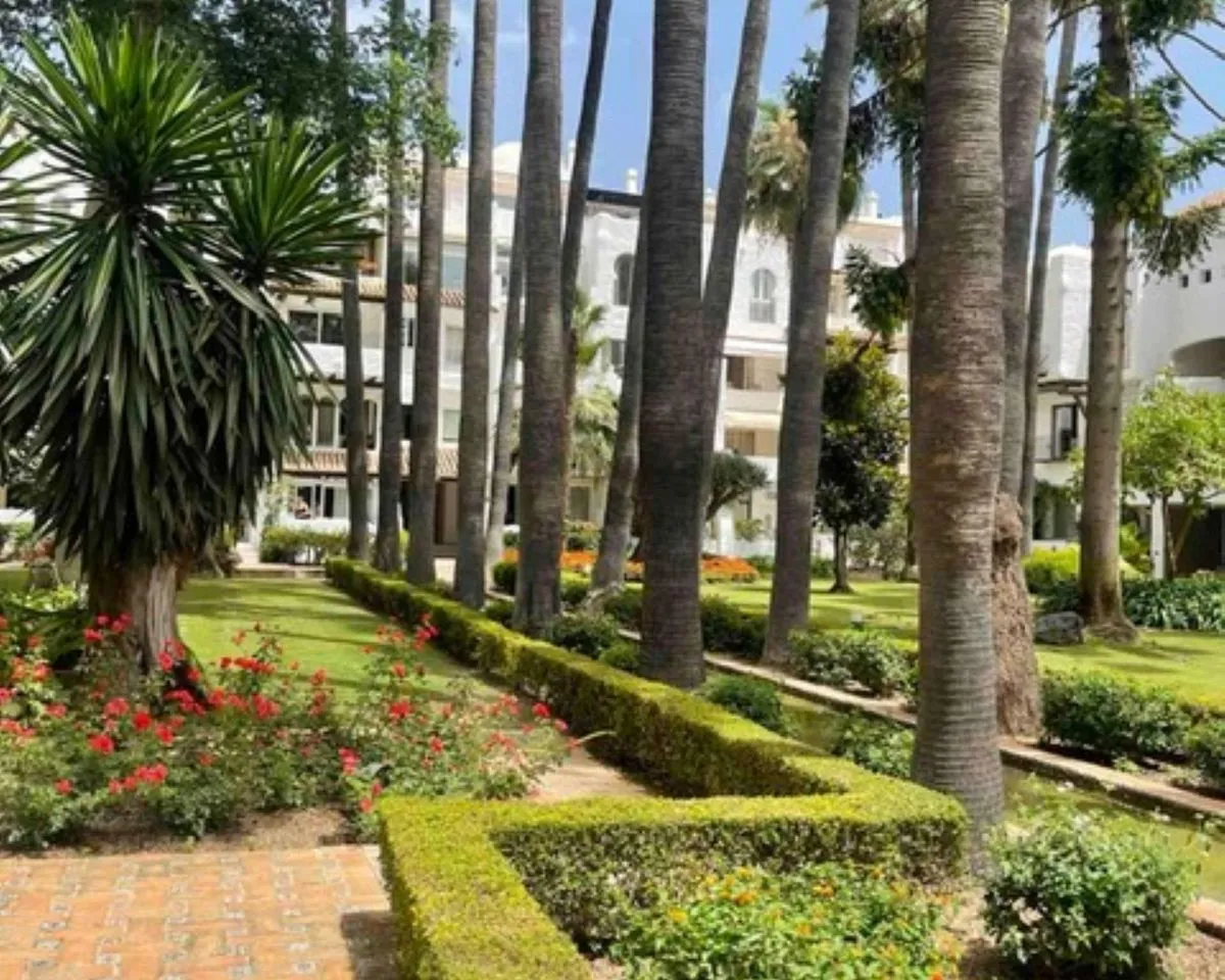 ff48b1f8-83da-496e-b946-27f107994bc8