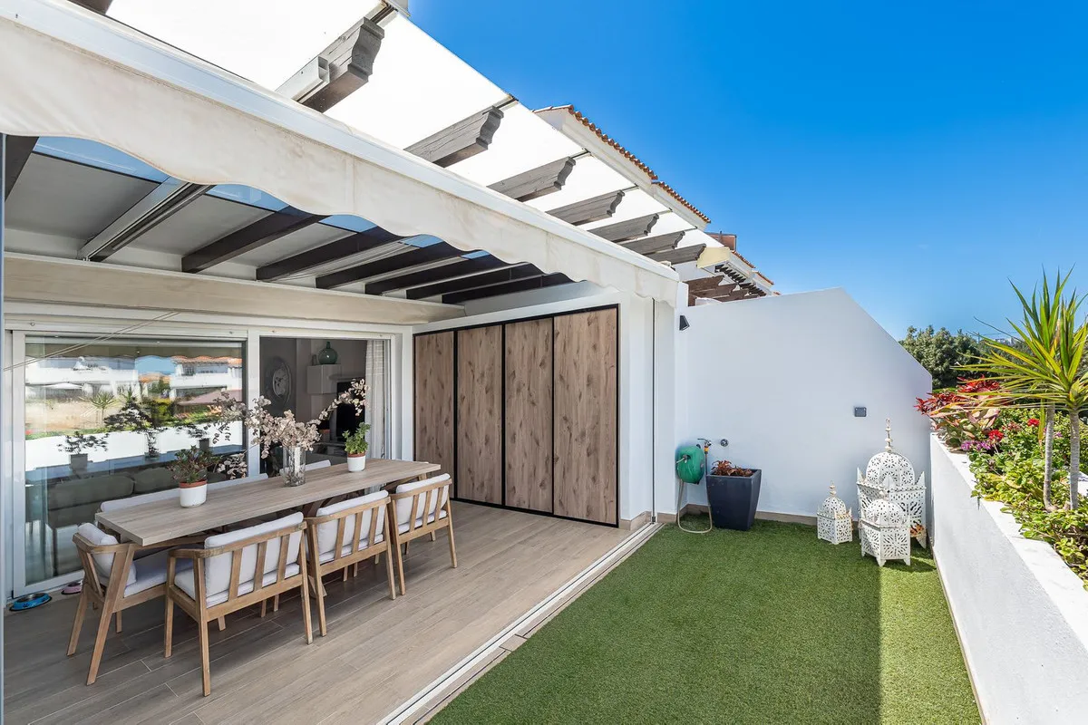 3d8e00a2-2d0f-4f79-9157-2d5aca9c61d8