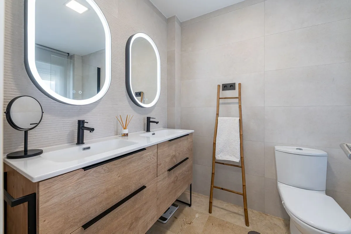 5331b2e9-8668-4e81-91cc-ad5d9dbce8c8