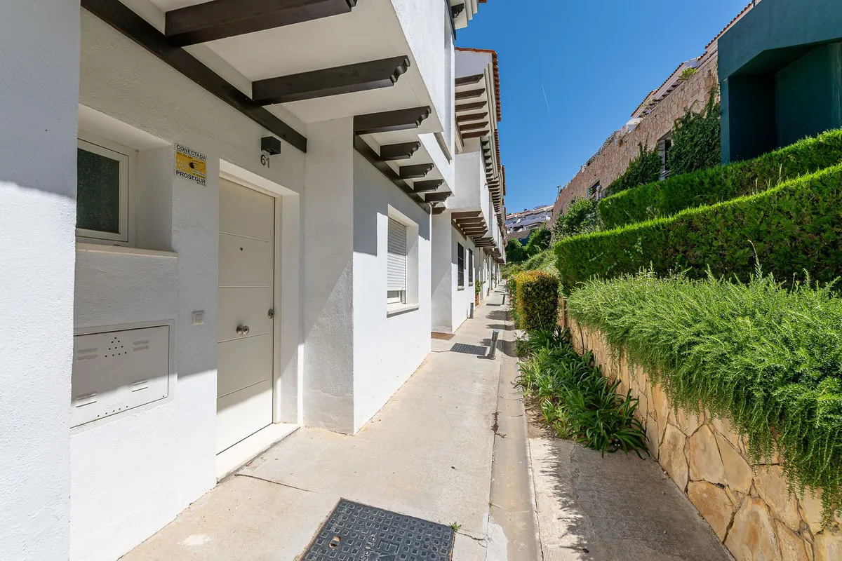 92997821-ef68-44fd-943f-26760e93e40c