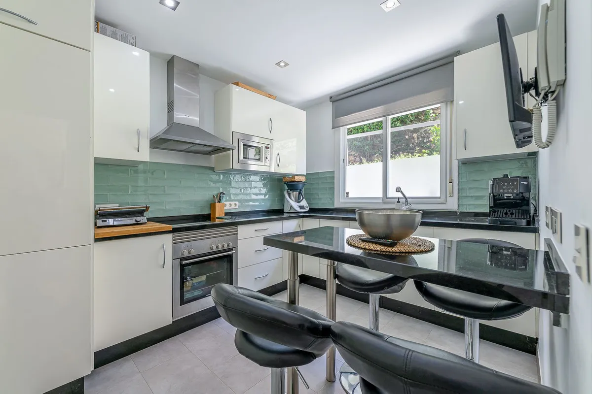 acc6914b-5a03-4aed-adbe-551a4a3f9cf3