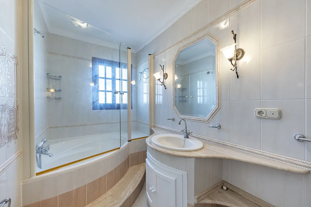 a96fb90b-5273-455e-90ae-fd55b68b343b