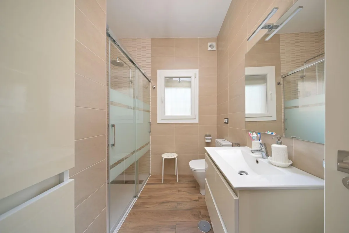 4a831c54-730a-4b4f-8d6a-bef15e4e0004