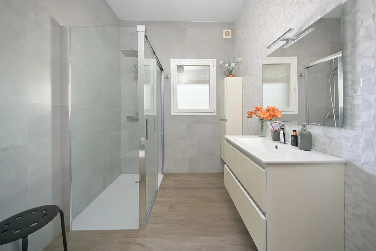 6106327c-4540-4487-b2e7-6b546f1281a4