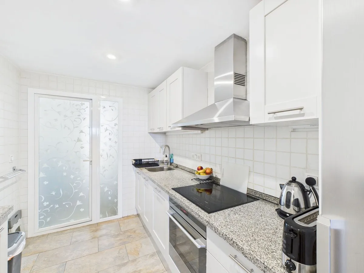 14333517-c633-4d8a-b730-efc05c57c340