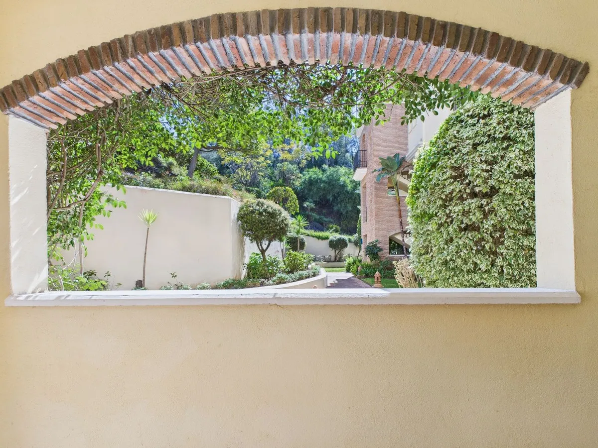 90033ece-0d50-46a5-8ca9-b8d3bcee3f35