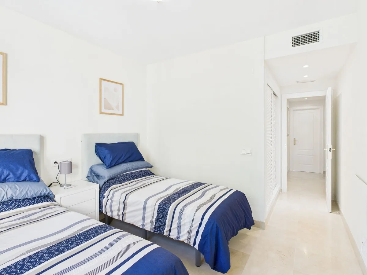 97e7c5b9-34f2-45c6-b593-e8a077d8b391