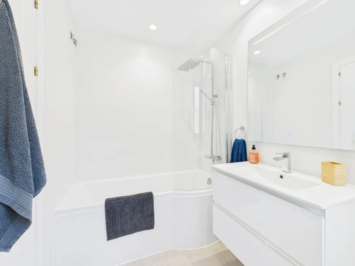 c4846680-d3a9-4f9b-8e33-bb7f53695deb