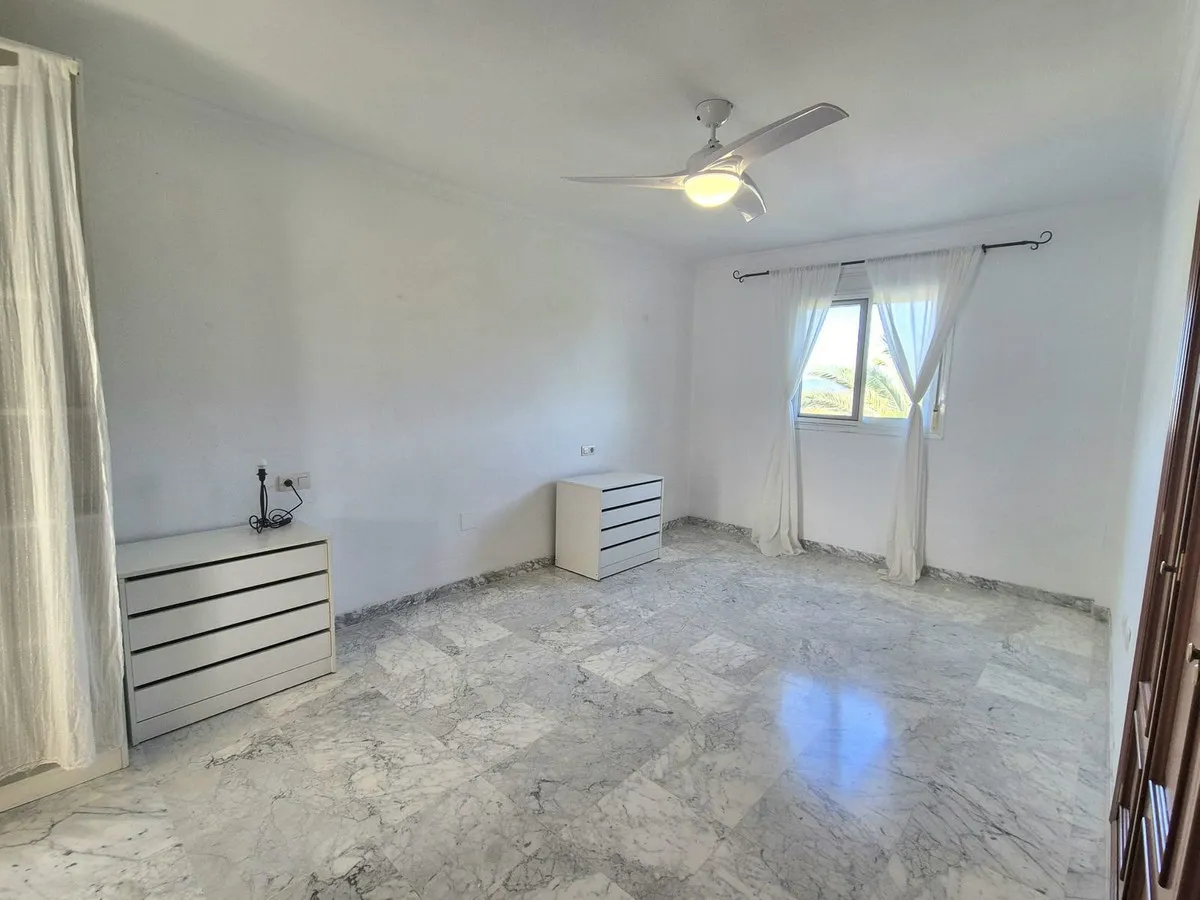 0f3bf7cf-d603-4af1-905c-3964e3b71580