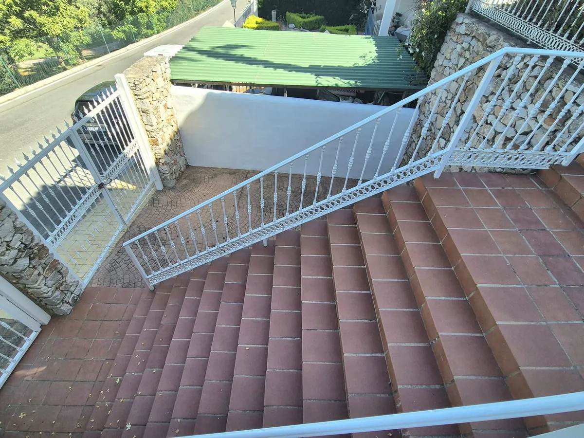 a9f130fb-be58-41ff-8aac-86345331b93d