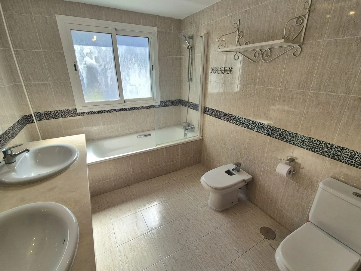 cc1735c8-7bb1-4e3c-a7d9-136f3d365bc1