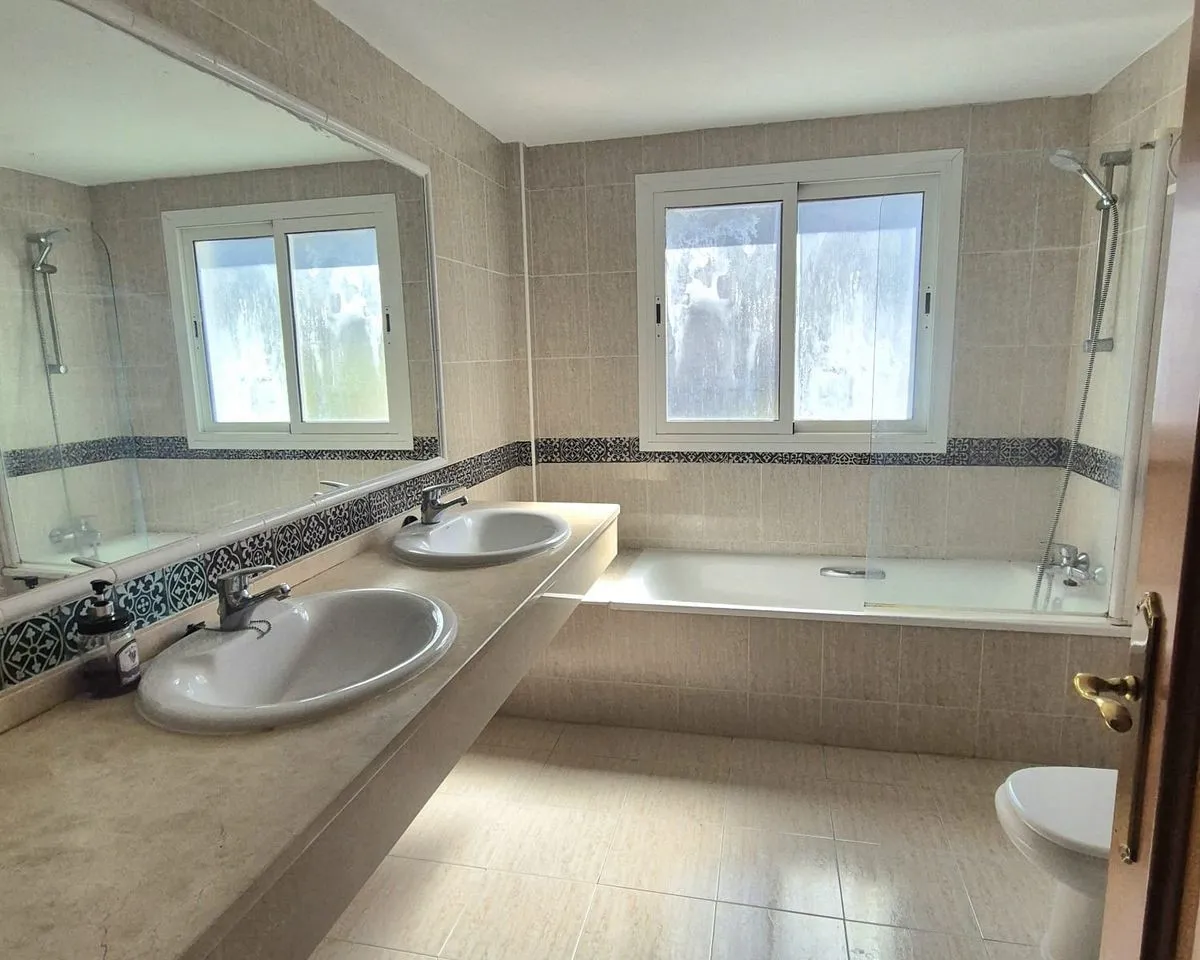 de2b7c75-871c-4aad-b8b8-19a785d81a92