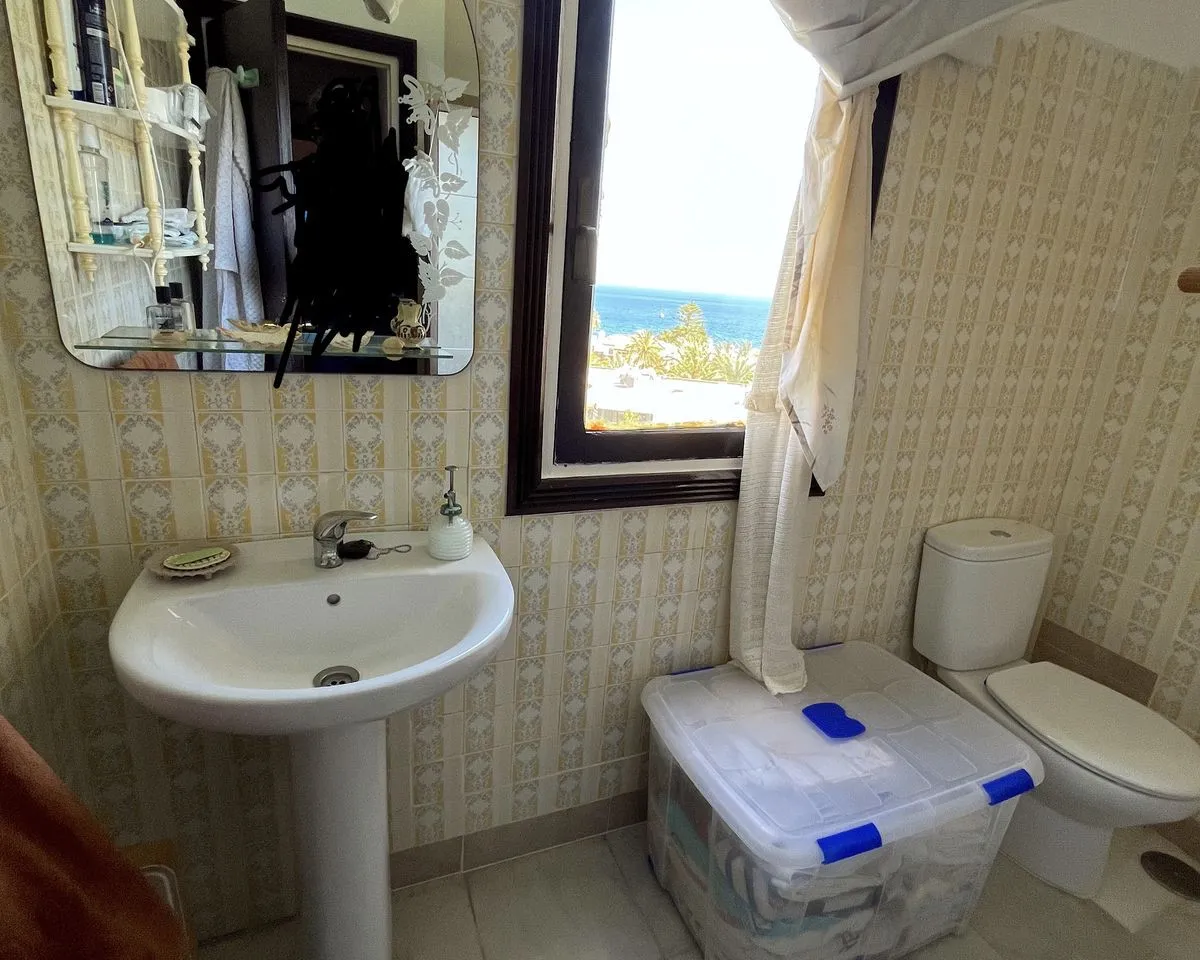 c7e348c6-c312-43d1-aa66-7c7e8101dab8