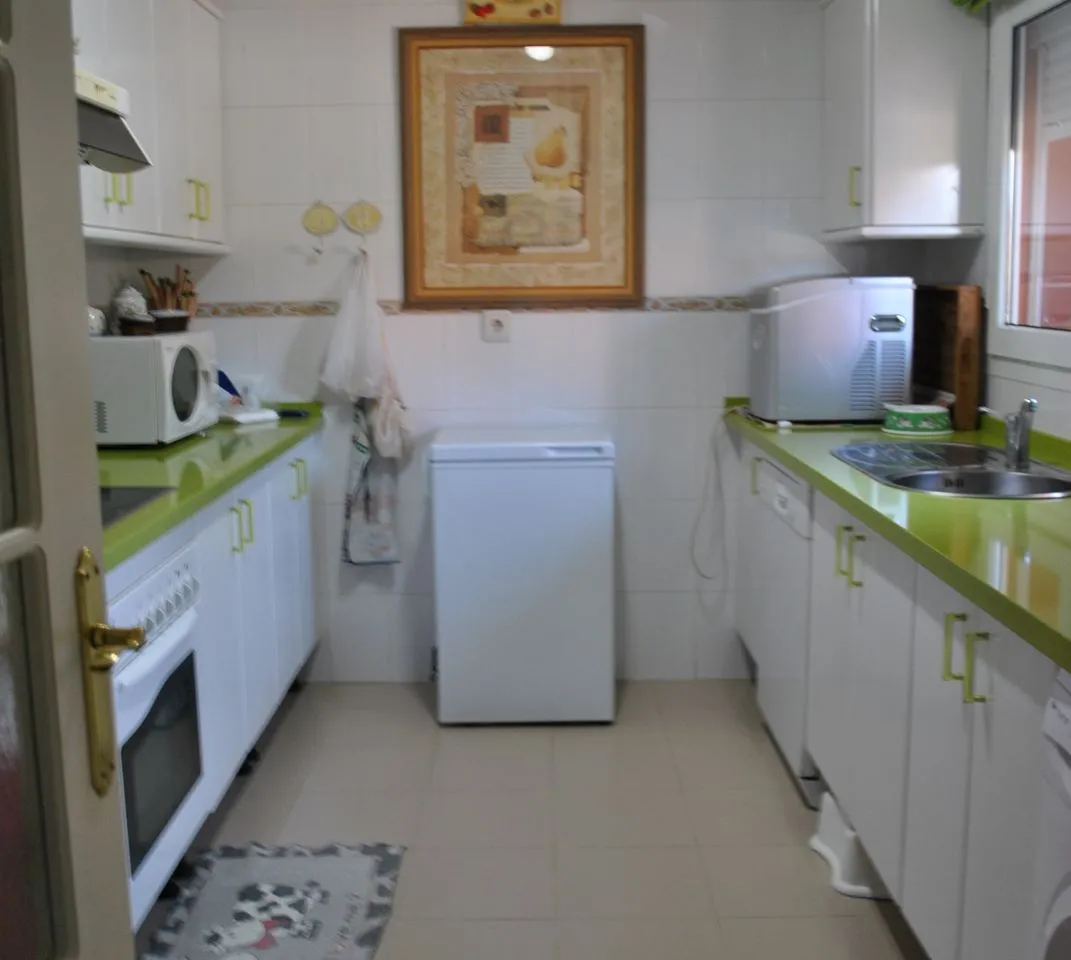 2bfe63d4-00e0-4048-85e3-f96227698eef