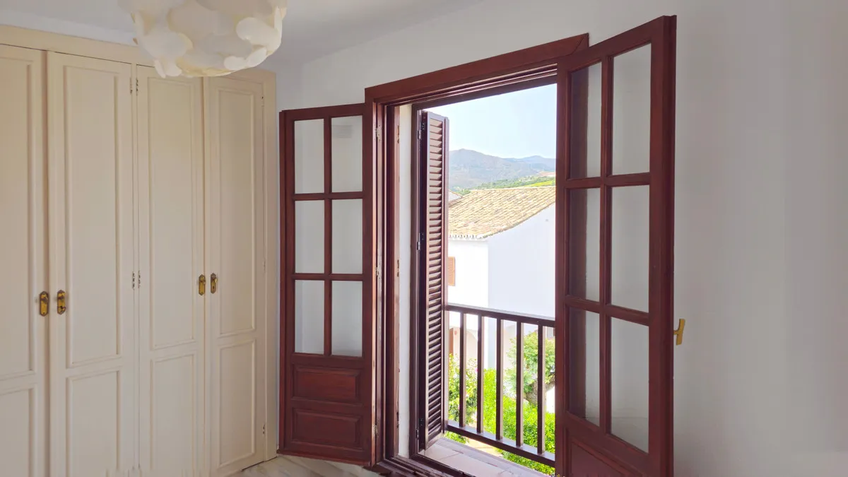 be1b44a5-a1bd-463f-b569-efed73249a45