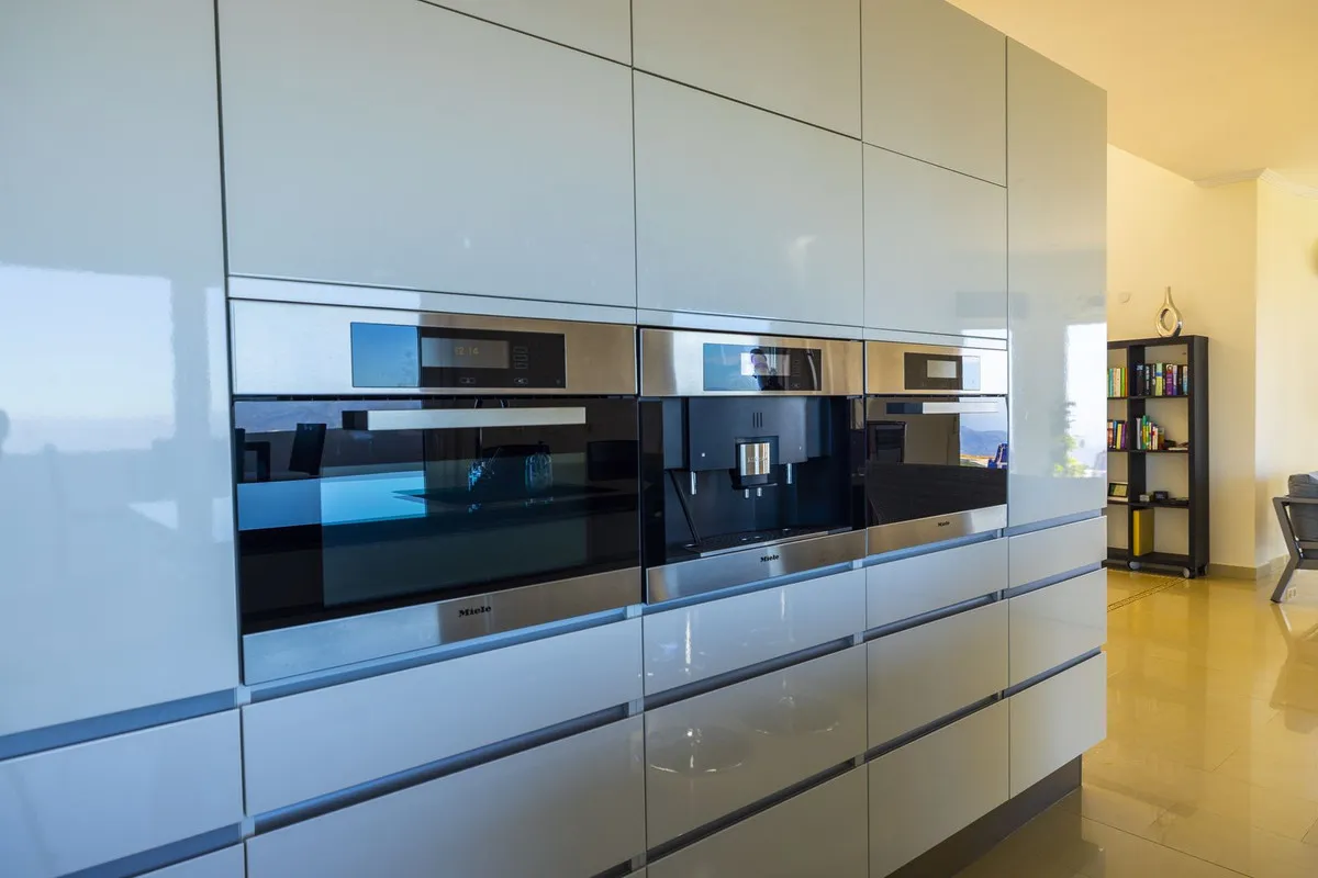 099ab8db-fa50-4d67-a17a-220a1acb017e