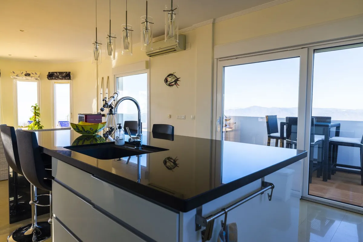 36b52b5a-6aad-449d-8556-cbc5feb8d33d