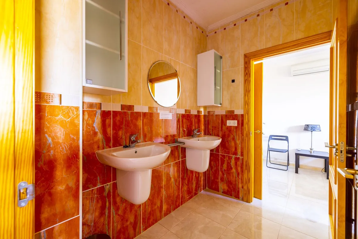 3a31c044-42e9-421d-8435-5d1d20bee176