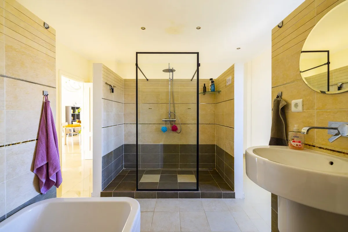 6fbe50cc-de2f-4142-a912-531ab2b260a6