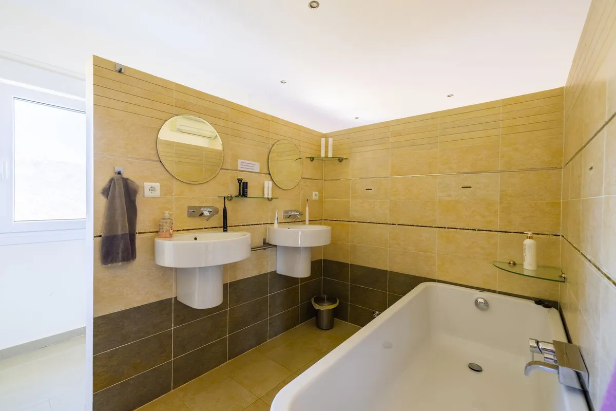 7f8f9256-d2da-4ad0-a1d6-b17a79cc75a1