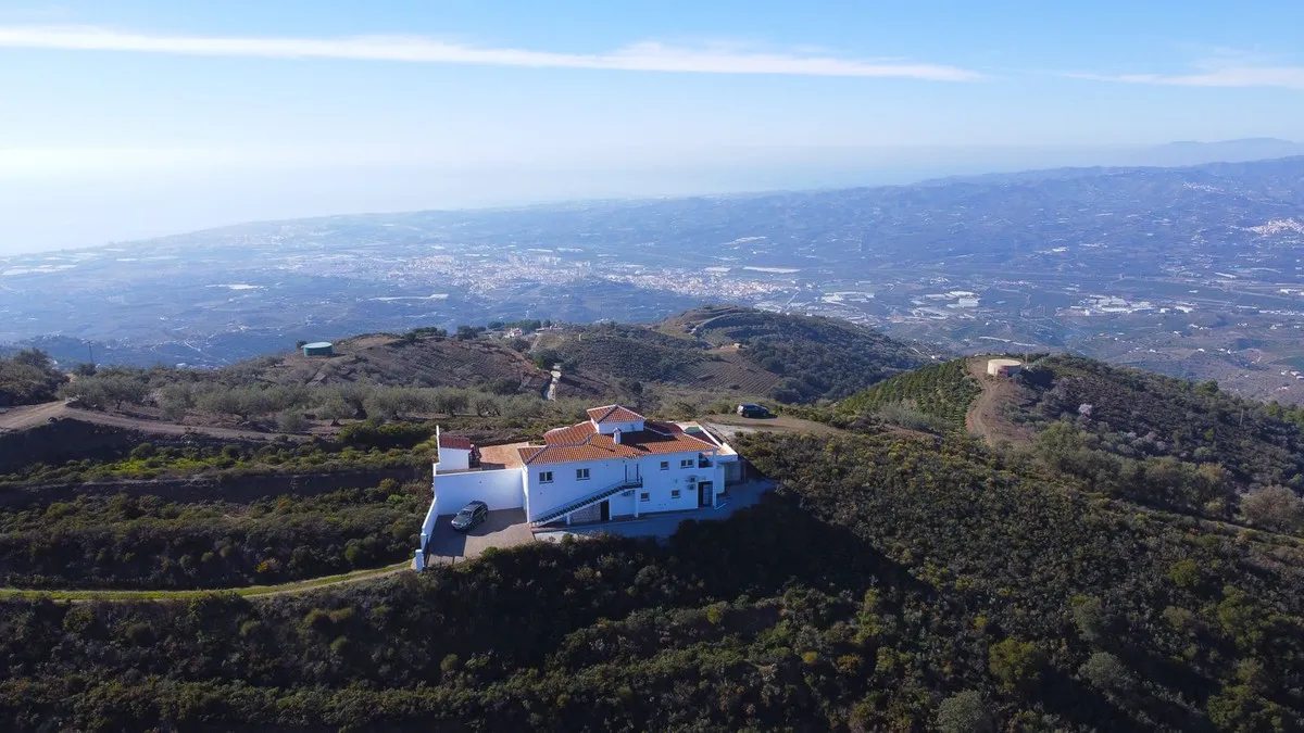 a9b25808-769c-45db-b52e-99a0ddbd575b